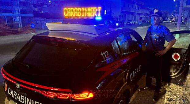 Salento, fucile e pistola contro la cassiera: terrore in un supermercato