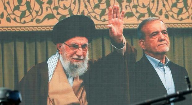 https://statics.cedscdn.it/photos/MED/2026/05/16/9535970_16122809_pezeshkian_iran.jpg