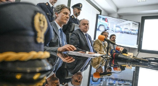Dati rubati ai vip, l'organizzazione criminale napoletana temeva la bellunese Zanivan: &laquo;Aiuto, questa ci tradisce&raquo;