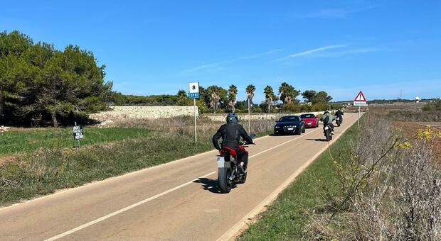Salento, moto a tutto gas sulla litoranea: la rivolta ora corre sul web, parte una petizione
