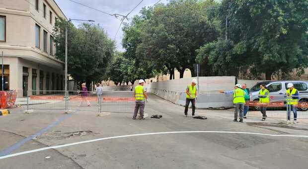 Lecce, chiusa via XXV Luglio: traffico in tilt in tutto il centro