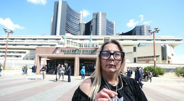 Martina Carbonaro, choc in aula minacce ai genitori: &laquo;Vi tagliamo la gola&raquo;