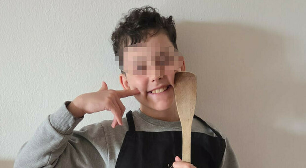 Lorenzo sconfigge la leucemia a 8 anni: la diagnosi, poi il trapianto di midollo. Il pap&agrave;: &laquo;Curato dalla buona sanit&agrave;&raquo;