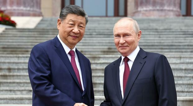 https://statics.cedscdn.it/photos/MED/2026/05/20/9543470_20083653_putin_e_xi.jpg