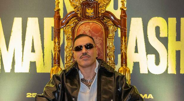 Marracash: «Mi piace avere soldi, non accettavo il mio stato social. Il successo? Ho combattuto per non diventare matto» Marracash: «Mi piace avere soldi, non accettavo il mio stato social. Il successo? Ho combattuto per non diventare matto»