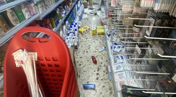 Terremoto ai Campi Flegrei, il racconto dei residenti: &laquo;Scossa forte e intensa, ricordava quella dell&rsquo;80&raquo;