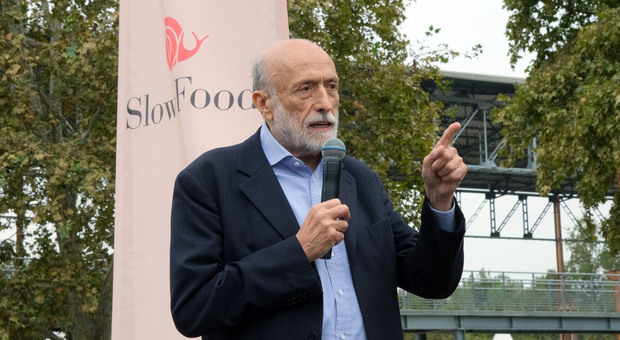 Carlo Petrini (foto IPA)