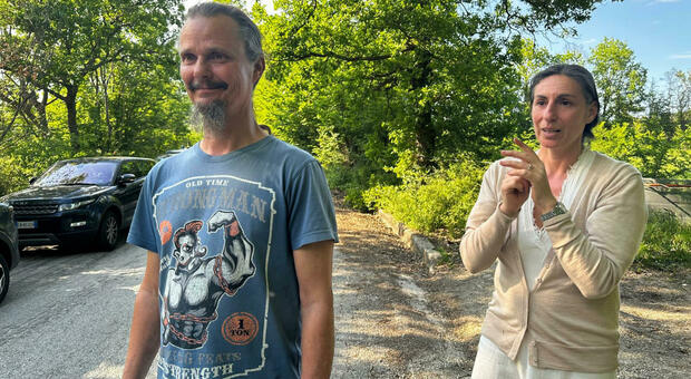 Famiglia del bosco, la lettera di Catherine e Nathan ai giudici: &laquo;Mai contrari ai medici, chiedemmo aiuto dopo l'intossicazione&raquo;