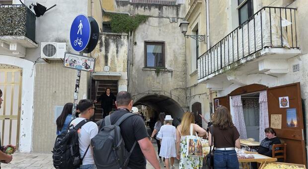 Emergenza casa e turismo a Bari: il piano del Comune contro l'overtourism guarda alle periferie