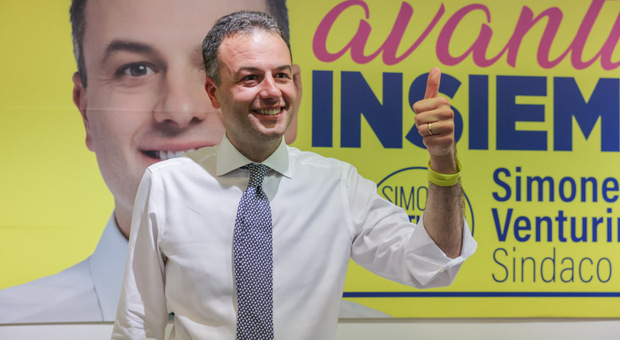Simone Venturini, la parabola del sindaco da Marghera: &laquo;Alla fine sono un democristiano&raquo;. Gli scout, il volontariato, la politica