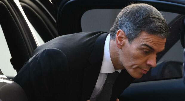 https://statics.cedscdn.it/photos/MED/2026/05/27/9557533_27094857_sanchez.jpg