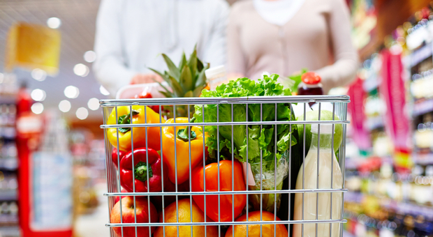 Supermercati aperti a Roma marted&igrave; 2 giugno: da Carrefour a Esselunga, la lista completa e gli orari