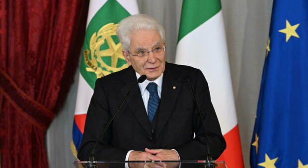 2 giugno, Mattarella: &laquo;Compito della Repubblica &egrave; consolidare fiducia tra istituzioni e cittadini&raquo;