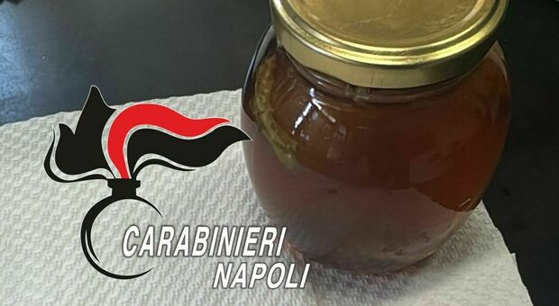Droga, assaggiano il &laquo;miele da sballo&raquo;: 19enne, 22enne e 17enne in ospedale nel Napoletano; il minore &egrave; in pericolo di vita