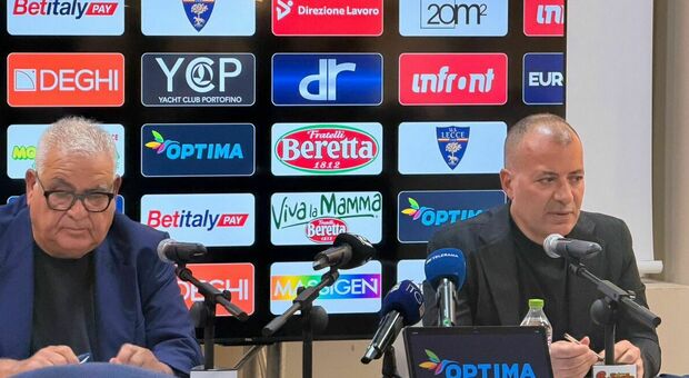 Lecce, l'addio di Corvino in diretta: «Fermo la corsa, ma non lascio il calcio. Morirò in pista»