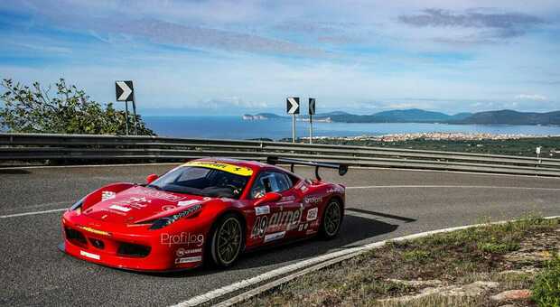 Fasano-Selva, Ferrari rubata prima della gara: era dell'imprenditore Gaetani