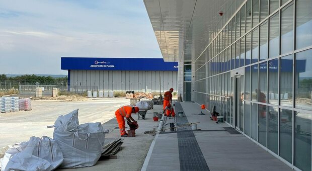 Aeroporto Arlotta, quasi ultimato il terminal. Ma sui voli civili niente svolta