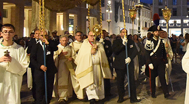 Oggi la processione del Corpus Domini a Lecce, in "anticipo" 70 anni dopo il congresso eucaristico