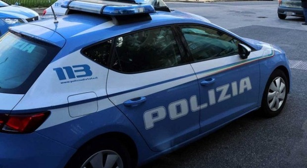 Rocambolesco inseguimento per oltre 40 km lungo la Statale16: arrestato un 50enne alla guida di un'auto rubata