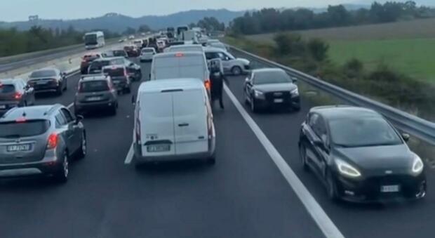 https://statics.cedscdn.it/photos/MED/2026/06/04/9573445_04185255_suora_guida_contromano_napoli_salerno_rosario_radio_cosa_e_successo.jpg