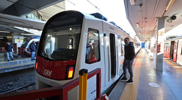 Trasporti, la sfida di Eav e sindacati: &laquo;Niente scioperi durante le regate&raquo;