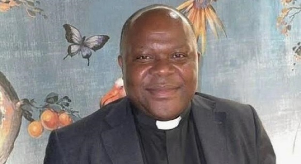 Monsignor Osório Citora Afonso, vescovo ucciso a colpi di pistola al  torace: trovato morto nella sua residenza episcopale. Indagini in corso