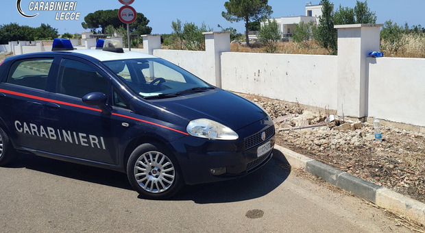 Salento, bimba di sei anni salvata dai carabinieri: si era persa sulla provinciale dopo essersi allontanata dai genitori