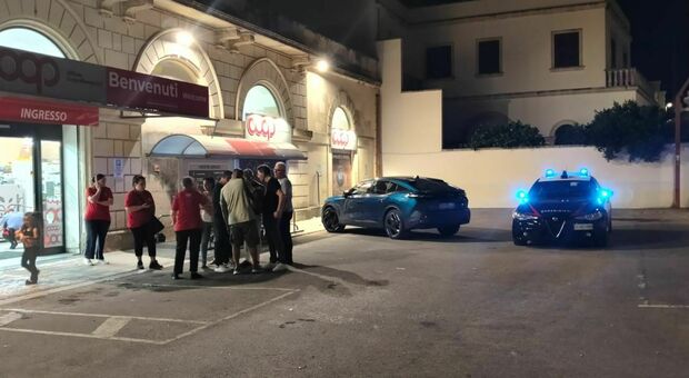 Salento, rapina in un supermercato: in due via con 5mila euro