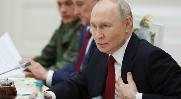 https://statics.cedscdn.it/photos/MED/2026/06/16/9595597_16101756_putin.jpg