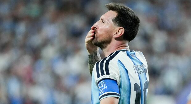 https://statics.cedscdn.it/photos/MED/2026/06/17/9597696_17113303_messi.jpg