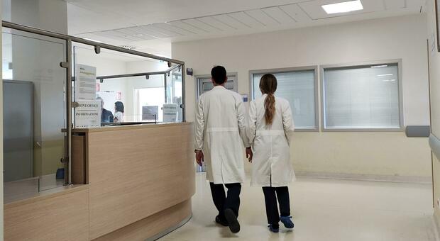 Lecce, morta dopo l'intervento a una spalla: ortopedico indagato