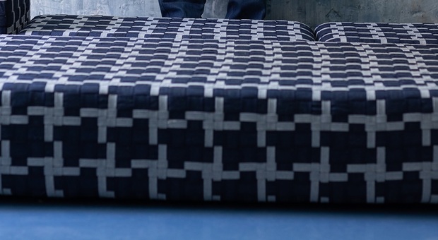 Il denim cambia pelle e arreda la casa: nasce ?Dress the Space?