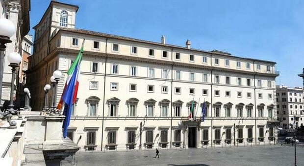 https://statics.cedscdn.it/photos/MED/2026/06/20/9604617_20184946_palazzochigi.jpg