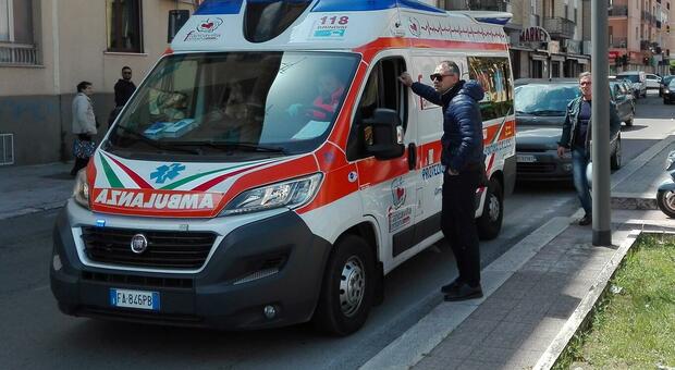 Investito in moto da un Suv dopo una lite: arrestato il conducente