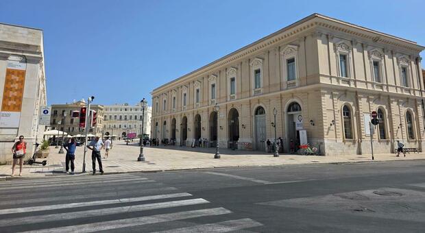 Bari, Mercato in piazza del Ferrarese: mai aperto dopo 4 anni dai lavori