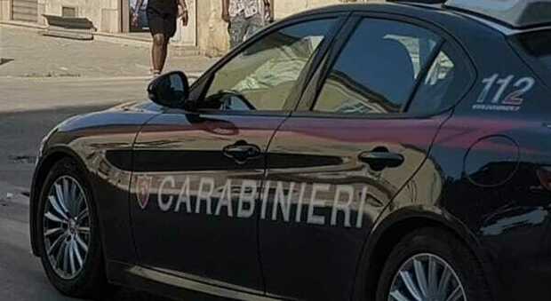 Furto in gioielleria. Un commando fa irruzione in pieno centro: banditi in fuga con il bottino