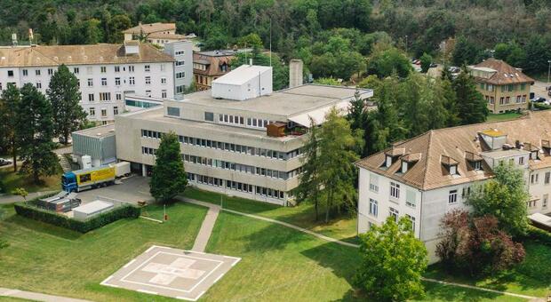 https://statics.cedscdn.it/photos/MED/2026/06/24/9611666_24154241_hopital_de_saint_loup.jpg