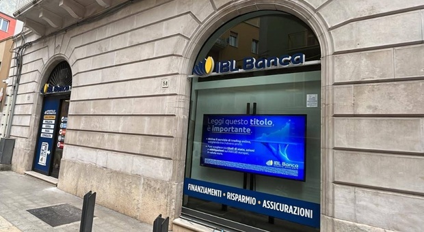 Assalto al bancomat a Barletta: esplosione, poi la fuga col bottino