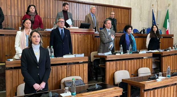 Lite sulla Giornata del Rifugiato e accuse di Futuro Nazionale: gli assessori di FdI assenti al momento del voto