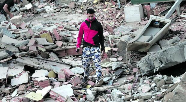 immagine Terremoto devastante centinaia di morti. Quasi 40 mila dispersi