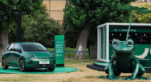 https://statics.cedscdn.it/photos/MED/2026/06/26/9615776_26081530_twingo_e_tech_electric_low_definition.jpg