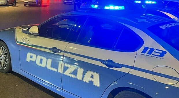 https://statics.cedscdn.it/photos/MED/2026/06/26/9615796_26090554_polizia_napoli.jpg