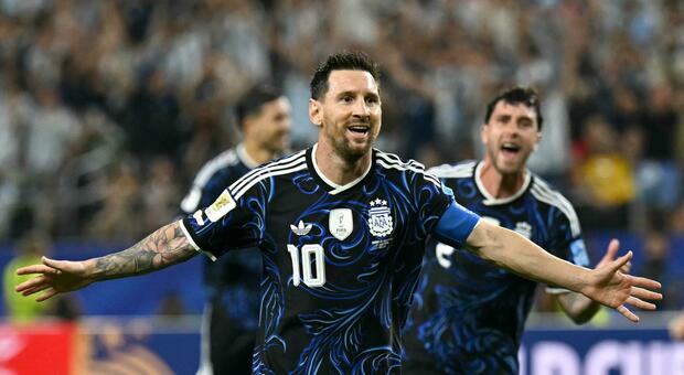 https://statics.cedscdn.it/photos/MED/2026/06/28/9619593_28065528_messi.jpg
