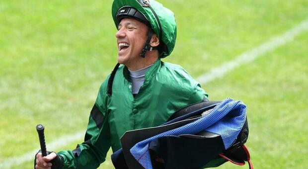 https://statics.cedscdn.it/photos/MED/2026/07/02/9627668_02115846_frankie_dettori.jpg