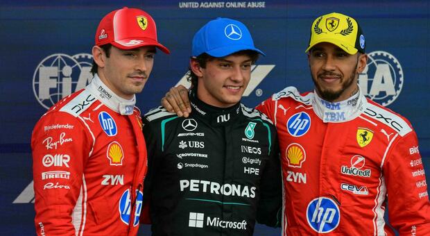 Kimi Antonelli fra i ferraristi Leclerc ed Hamilton sul podio delle qualifiche a Silverstone