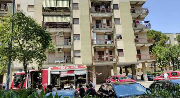 Massafra, incendio in appartamento a Prato Fiorito: palazzo evacuato
