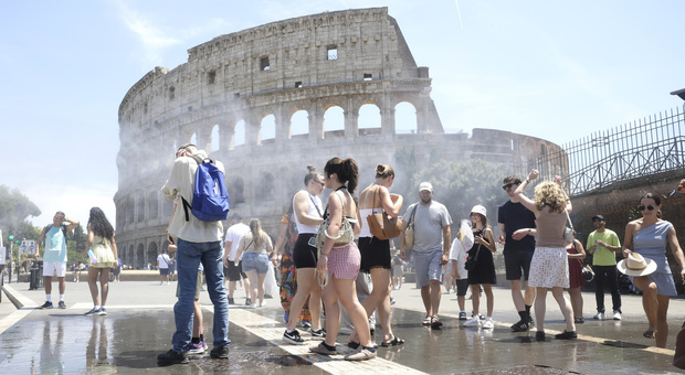 immagine Caldo a Roma, la mappa dei quartieri: in Centro storico e all'Aurelio 4 gradi in più, notti bollenti a Garbatella, più fresco all'Eur