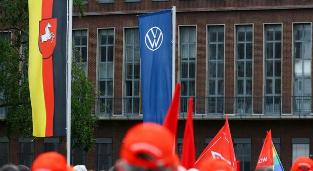 Volkswagen Announces Plant Closures and Layoffs in Germany