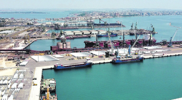 Taranto, il no di Bitetti al rigassificatore: «Contrasta l?eolico offshore»
