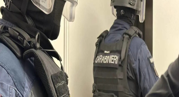 https://statics.cedscdn.it/photos/MED/2026/07/13/9648532_13110426_carabinieri1.jpg